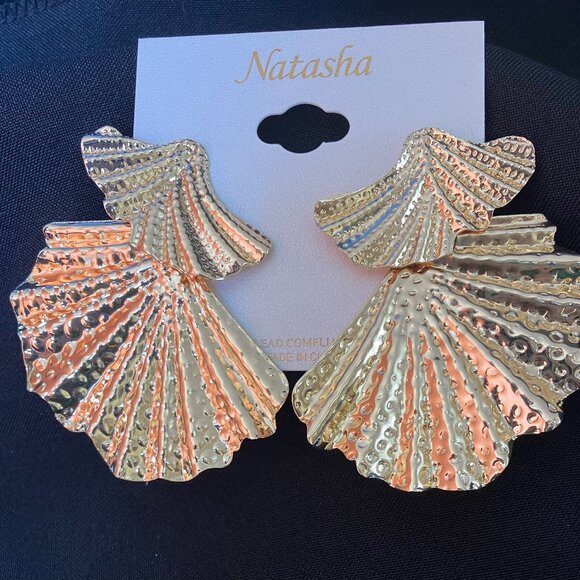 Natasha Hammered Gold Tone Shell Fan Disc Shaped Double Stacked Dangle Earrings - Picture 2 of 7